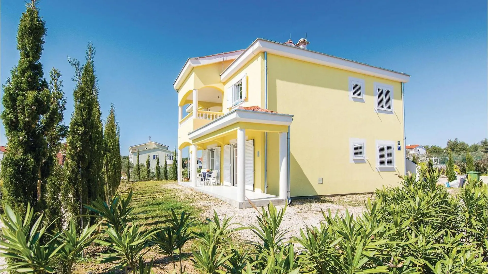 1 Bedroom Gorgeous Apartment In Pakostane