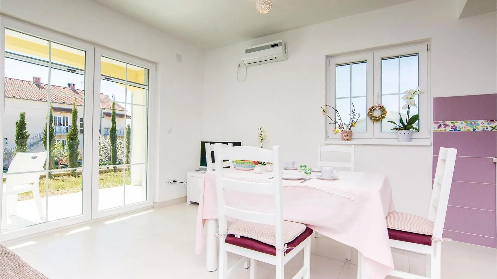 1 Bedroom Gorgeous Apartment In Pakostane Croatia