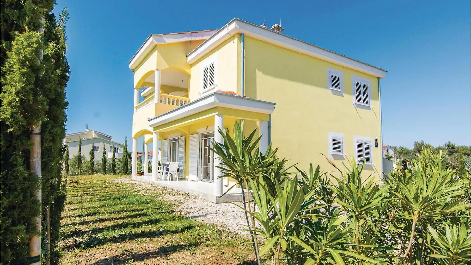 1 Bedroom Gorgeous Apartment In Pakostane