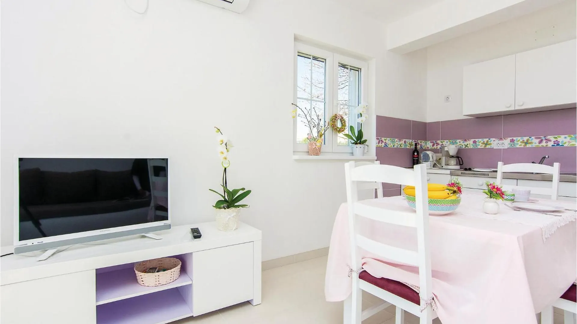 1 Bedroom Gorgeous Apartment In Pakostane